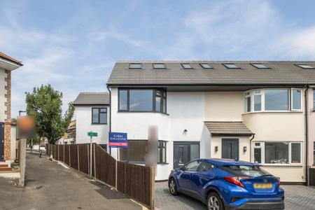 for sale gonville crescent london 73600 - Gibbs Gillespie