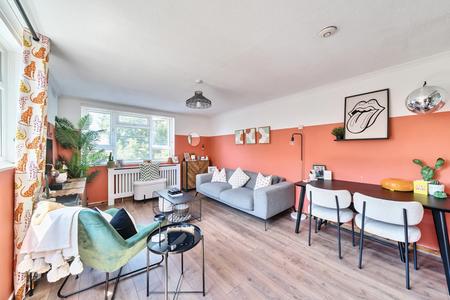 for sale bruffs meadow london 53427 - Gibbs Gillespie