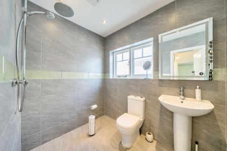 for sale raglan gardens london 57572 - Gibbs Gillespie