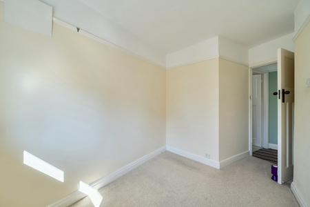 for sale raglan gardens london 57572 - Gibbs Gillespie