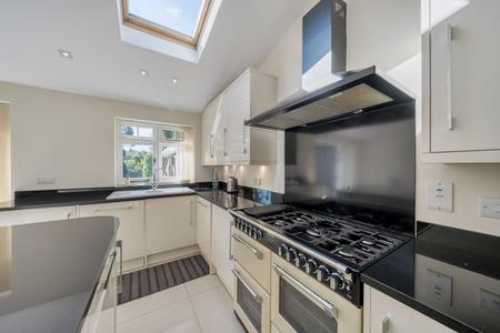 for sale raglan gardens london 57572 - Gibbs Gillespie