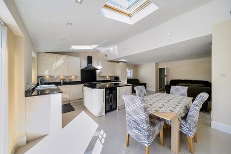 for sale raglan gardens london 57572 - Gibbs Gillespie