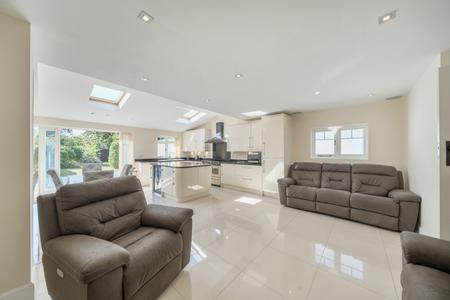 for sale raglan gardens london 57572 - Gibbs Gillespie