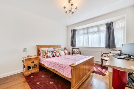 for sale brookdene avenue london 64386 - Gibbs Gillespie