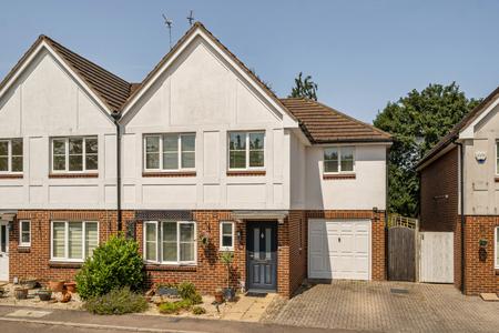 for sale nursery close london 33174 - Gibbs Gillespie