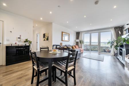 for sale tom lake way london 76021 - Gibbs Gillespie