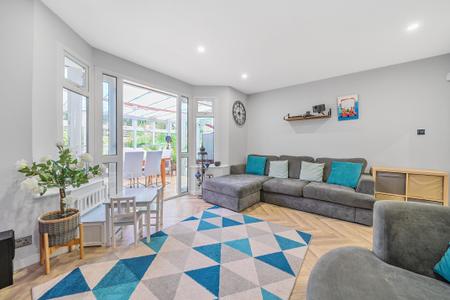 to let york road london 54411 - Gibbs Gillespie
