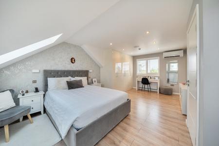 for sale park drive london 27637 - Gibbs Gillespie