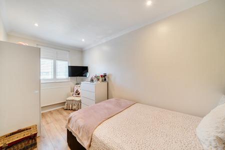 for sale park drive london 27637 - Gibbs Gillespie