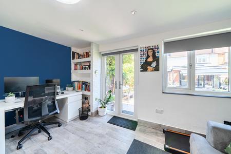 for sale park drive london 27637 - Gibbs Gillespie