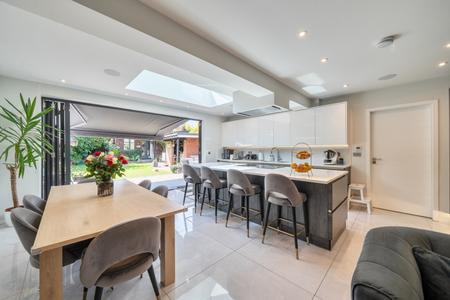 for sale park drive london 27637 - Gibbs Gillespie