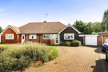 for sale henley gardens london 35195 - Gibbs Gillespie