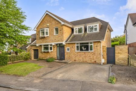 under offer wakehams hill london 29639 - Gibbs Gillespie