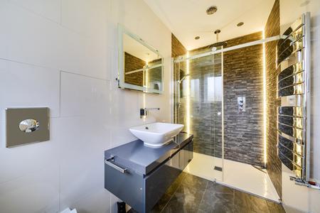 under offer wakehams hill london 29639 - Gibbs Gillespie