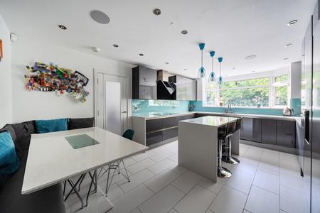 under offer wakehams hill london 29639 - Gibbs Gillespie