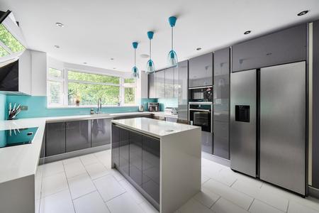 under offer wakehams hill london 29639 - Gibbs Gillespie