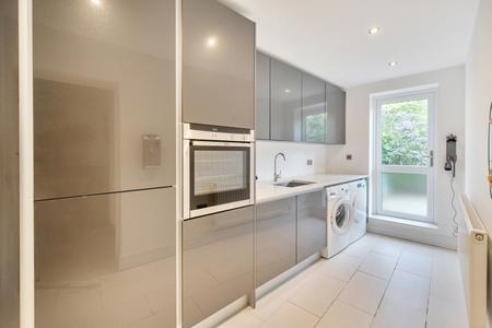 under offer wakehams hill london 29639 - Gibbs Gillespie
