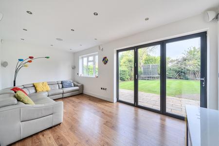 under offer wakehams hill london 29639 - Gibbs Gillespie