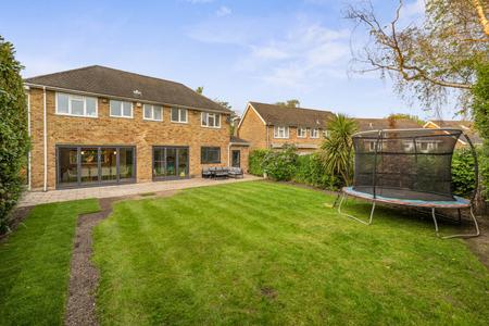 under offer wakehams hill london 29639 - Gibbs Gillespie