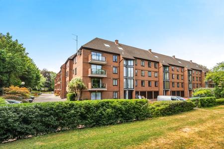 under offer winslow close london 39794 - Gibbs Gillespie