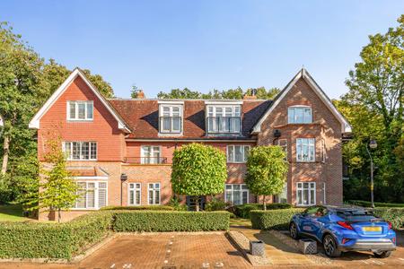 for sale harmonia court london 76068 - Gibbs Gillespie