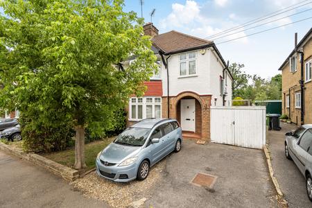 for sale cassiobury park avenue london 72314 - Gibbs Gillespie