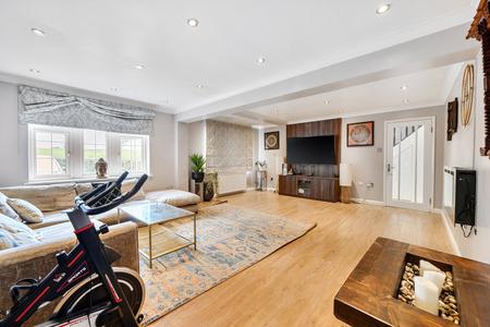 to let swakeleys road london 73442 - Gibbs Gillespie
