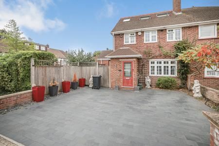 to let st. giles avenue london 66204 - Gibbs Gillespie