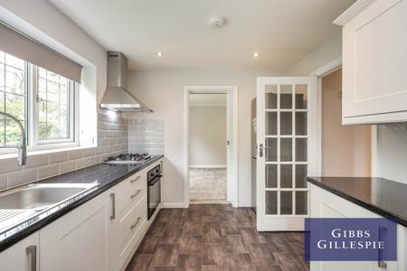 let field end road london 47499 - Gibbs Gillespie