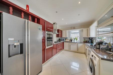 for sale whitegate gardens london 60512 - Gibbs Gillespie