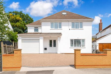 for sale whitegate gardens london 60512 - Gibbs Gillespie