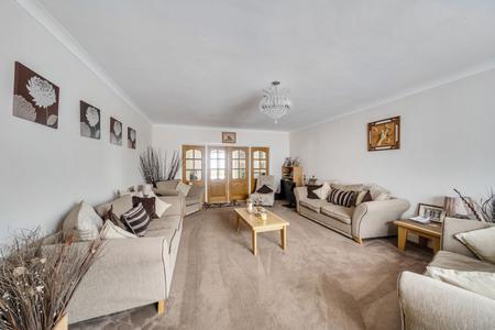 for sale whitegate gardens london 60512 - Gibbs Gillespie