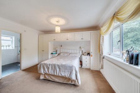 for sale whitegate gardens london 60512 - Gibbs Gillespie