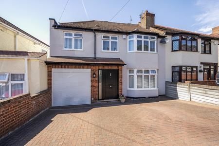 under offer the highway london 58817 - Gibbs Gillespie