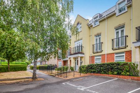 to let stonegrove london 74491 - Gibbs Gillespie