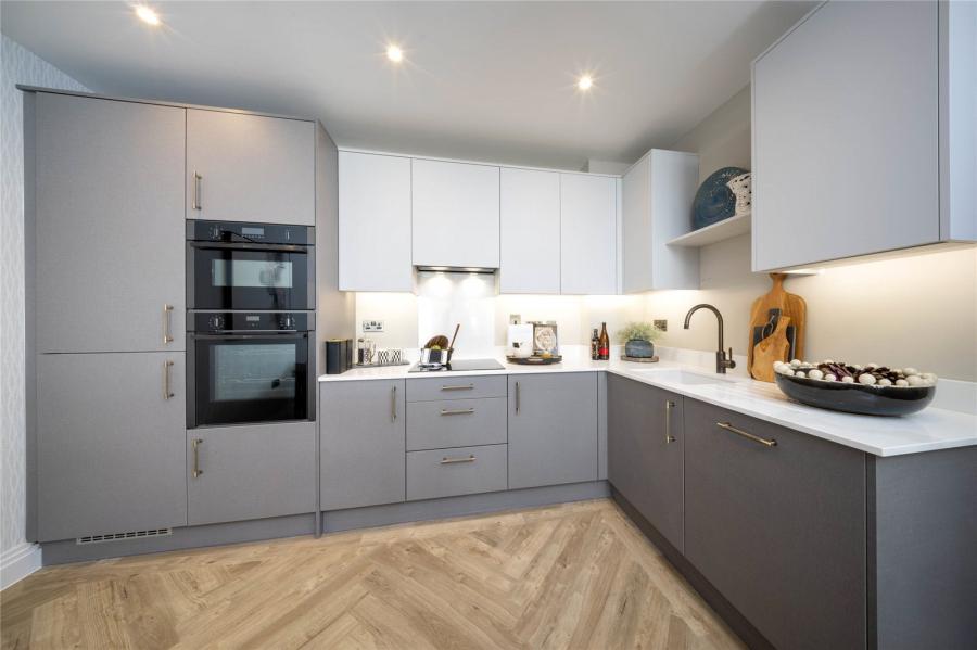 2 bedroom apartment for sale - Heathside House, 4a Littleworth Road, Esher, Surrey, KT10