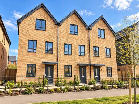 3 bedroom townhouse for sale - Gilbert Mead, Norman Cross, Peterborough, Cambridgeshire, PE7