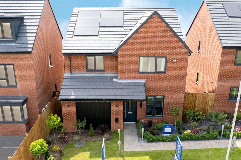 4 bedroom house for sale - Haslingden Road, Blackburn, Lancashire, BB2 - Property View 1