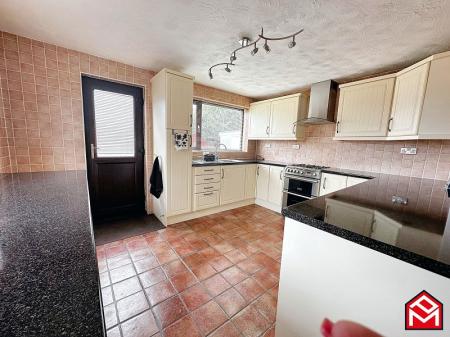 Open Plan Kitchen/ Dining Room