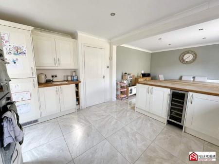 Open Plan Kitchen/ Dining Room