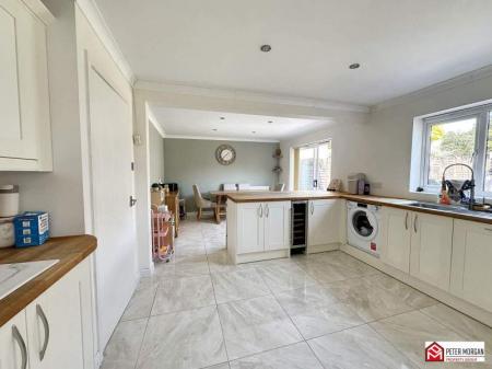 Open Plan Kitchen/ Dining Room