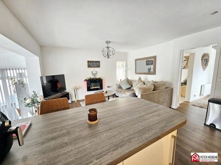 Open Plan Kitchen/ Dining/ Living