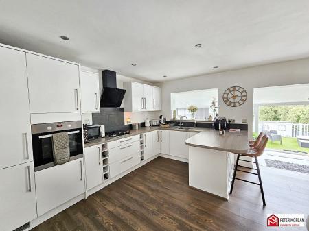 Open Plan Kitchen/ Dining/ Living