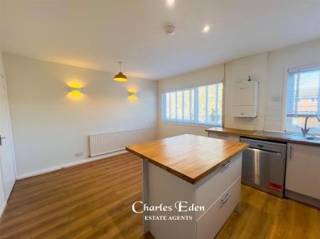 Kit breakfast area.jpg