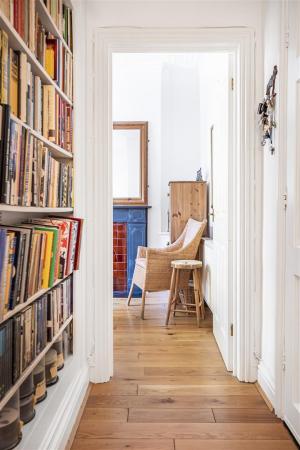 PRIVATE ENTRANCE LOBBY