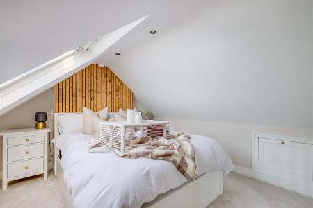 Pondcroft Road 20-3.jpg