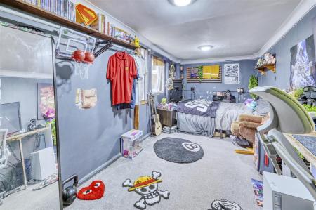 5 Franciscan Close Rushden-9.jpg