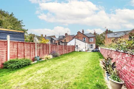 55 Higham Rd Rushden-38.jpg