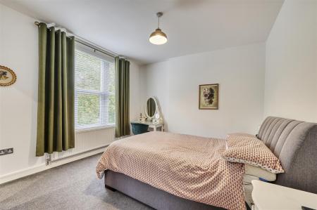 55 Higham Rd Rushden-25.jpg