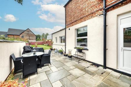 55 Higham Rd Rushden-36.jpg